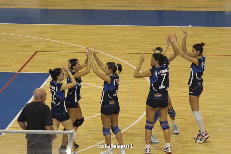 111030 volley 229_tn.jpg